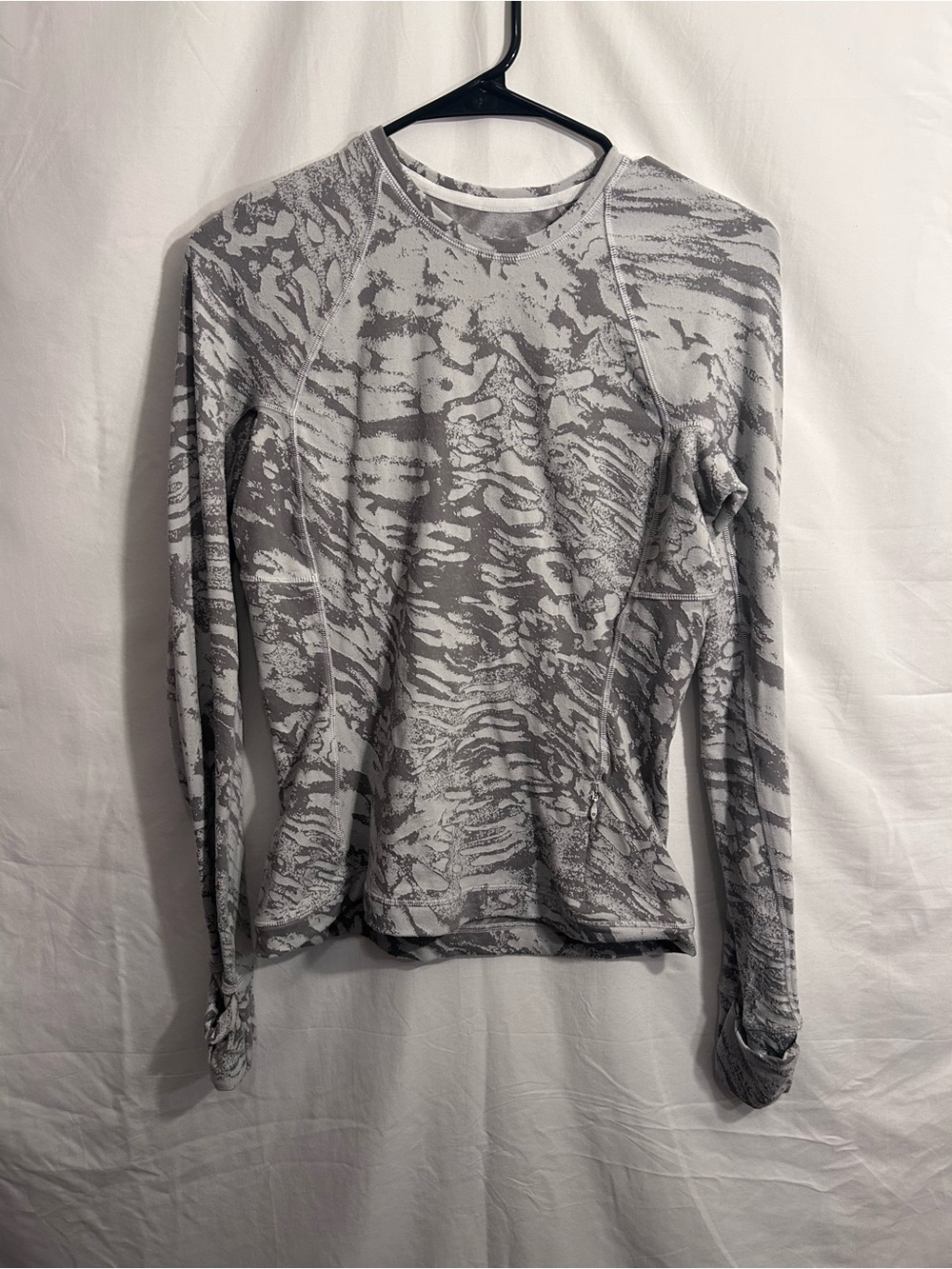 lululemon athletica Gray & White Abstract Long Sleeve Top